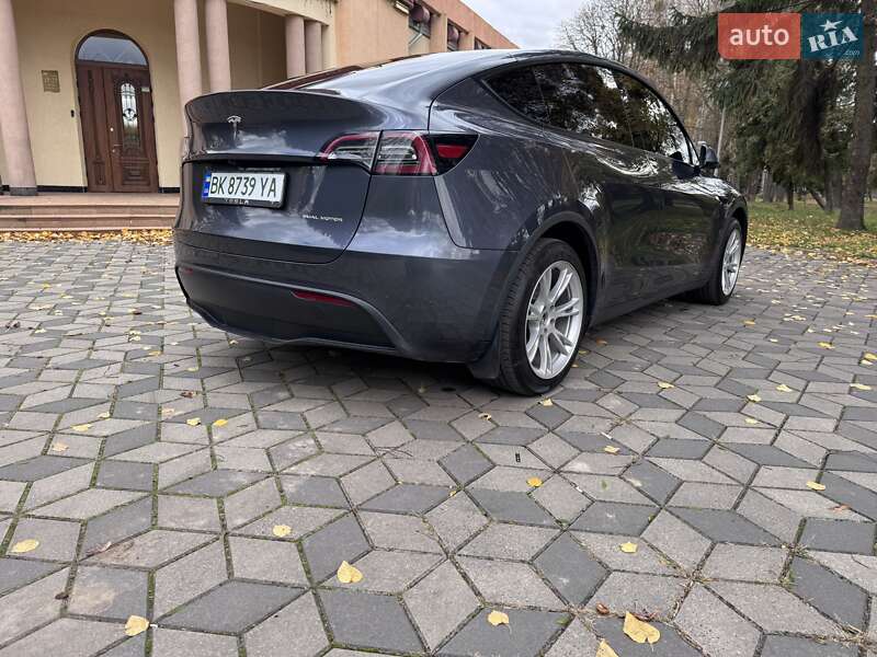 Позашляховик / Кросовер Tesla Model Y 2023 в Рівному фото 24 Позашляховик / Кросовер Tesla Model Y 2023 в Рівному