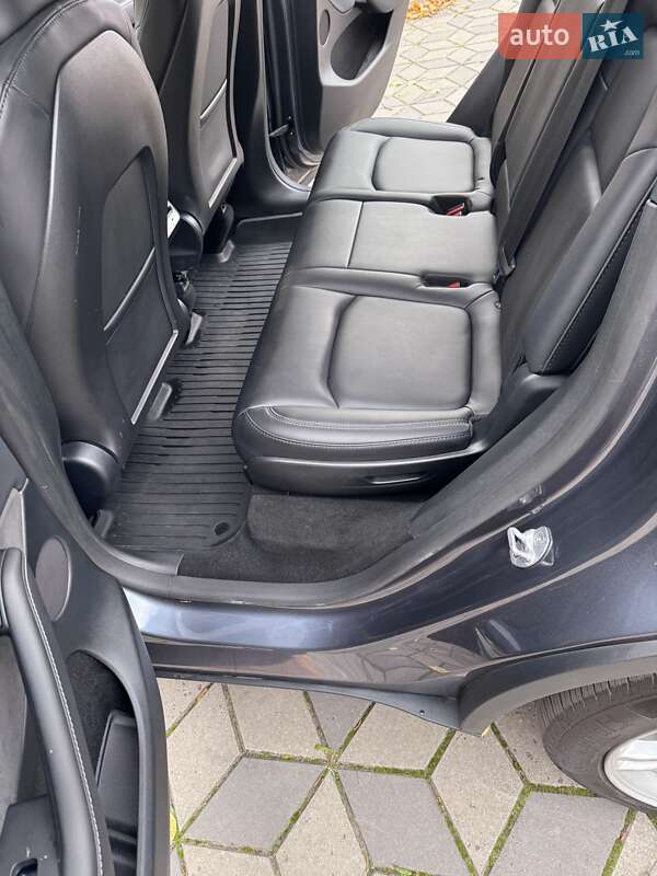 Позашляховик / Кросовер Tesla Model Y 2023 в Рівному фото 43 Позашляховик / Кросовер Tesla Model Y 2023 в Рівному