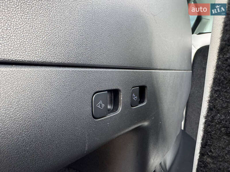 Позашляховик / Кросовер Tesla Model Y 2022 в Стрию