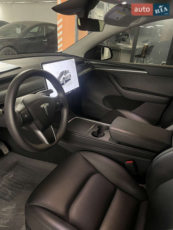 Позашляховик / Кросовер Tesla Model Y 2024 в Києві