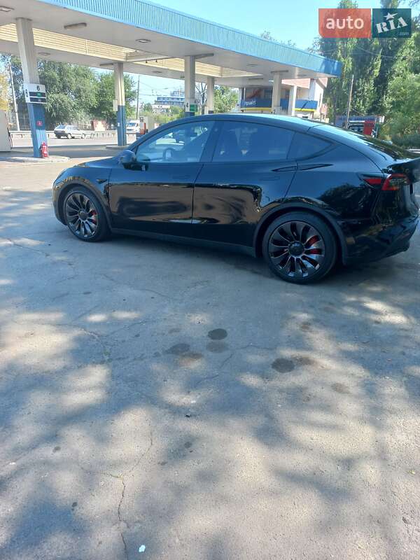 Позашляховик / Кросовер Tesla Model Y 2022 в Дніпрі