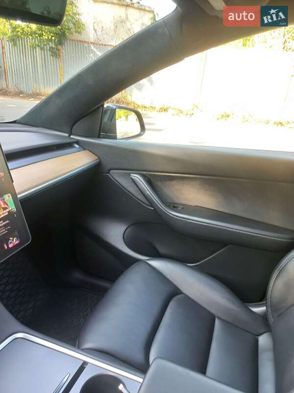 Позашляховик / Кросовер Tesla Model Y 2022 в Дніпрі