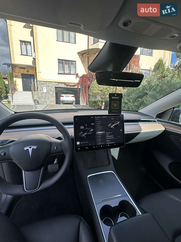 Внедорожник / Кроссовер Tesla Model Y 2023 в Черновцах