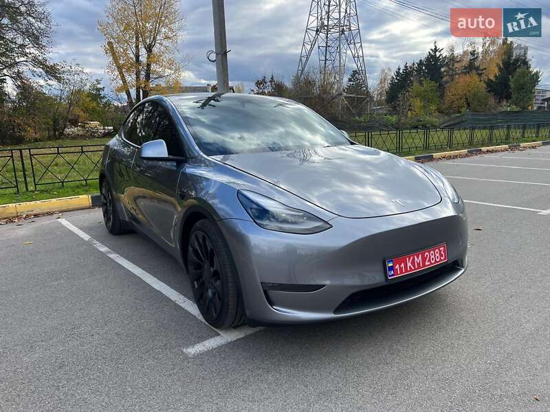 Внедорожник / Кроссовер Tesla Model Y 2024 в Киеве