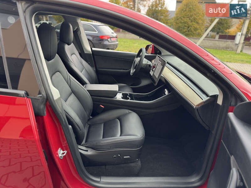 Позашляховик / Кросовер Tesla Model Y 2021 в Луцьку