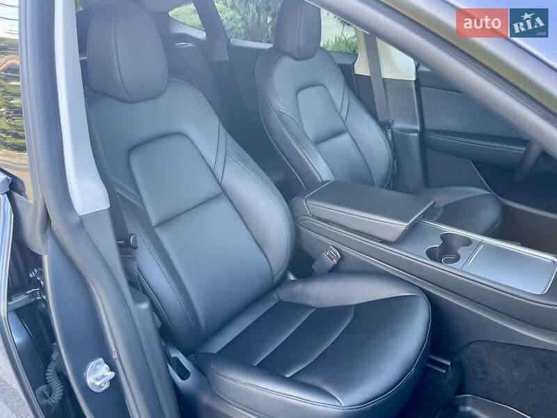 Внедорожник / Кроссовер Tesla Model Y 2023 в Днепре