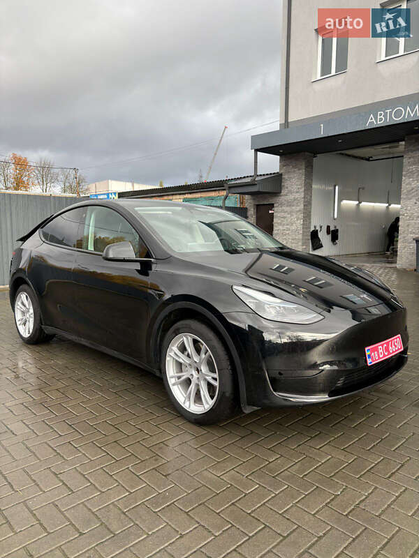 Позашляховик / Кросовер Tesla Model Y 2023 в Рівному