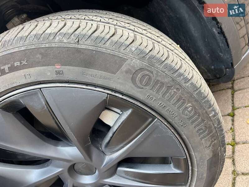 Позашляховик / Кросовер Tesla Model Y 2024 в Вінниці