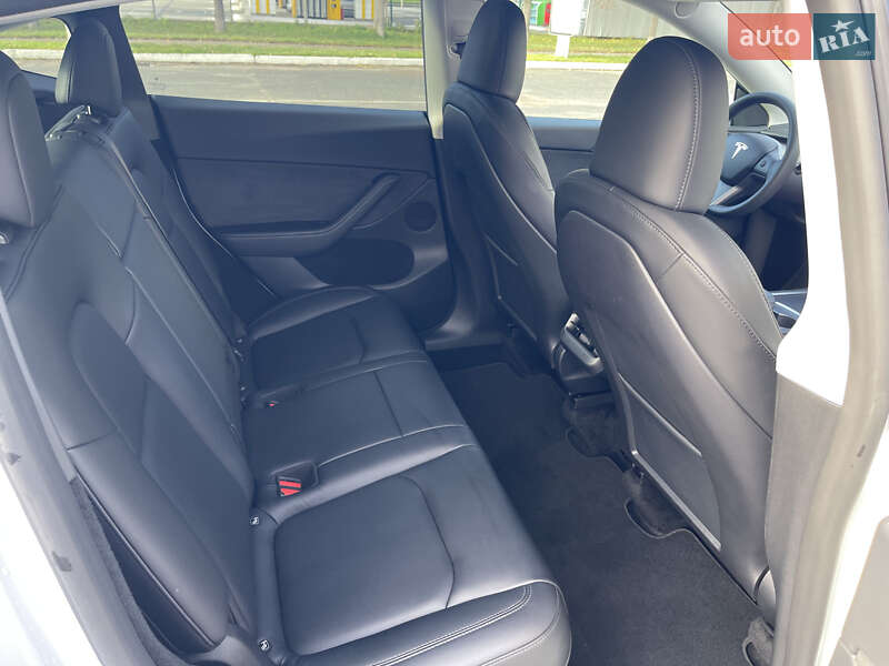 Позашляховик / Кросовер Tesla Model Y 2023 в Києві