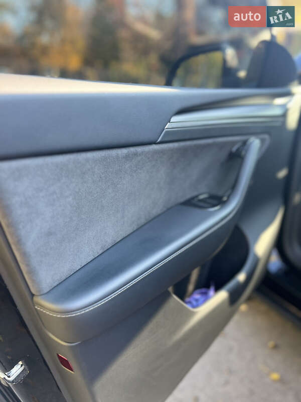 Позашляховик / Кросовер Tesla Model Y 2023 в Вінниці