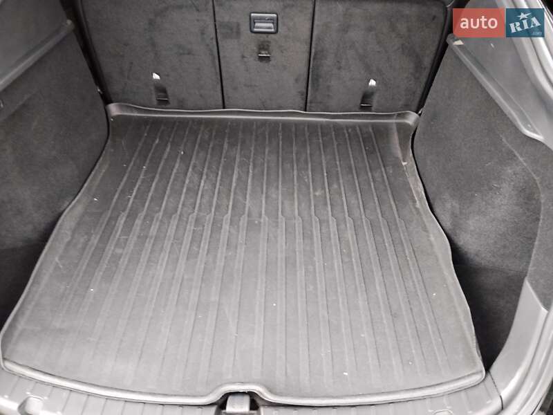 Позашляховик / Кросовер Tesla Model Y 2023 в Києві фото 20 Позашляховик / Кросовер Tesla Model Y 2023 в Києві