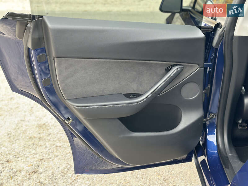 Внедорожник / Кроссовер Tesla Model Y 2020 в Днепре