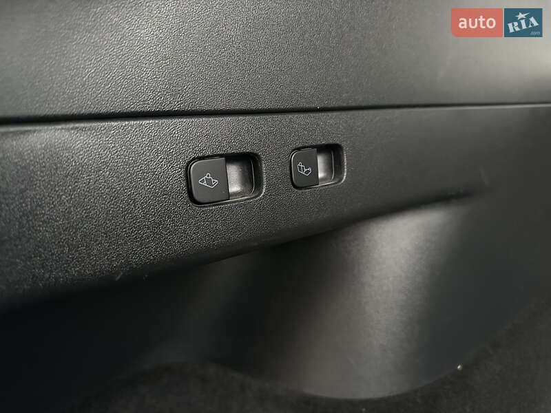 Внедорожник / Кроссовер Tesla Model Y 2022 в Каменском фото 46 Внедорожник / Кроссовер Tesla Model Y 2022 в Каменском