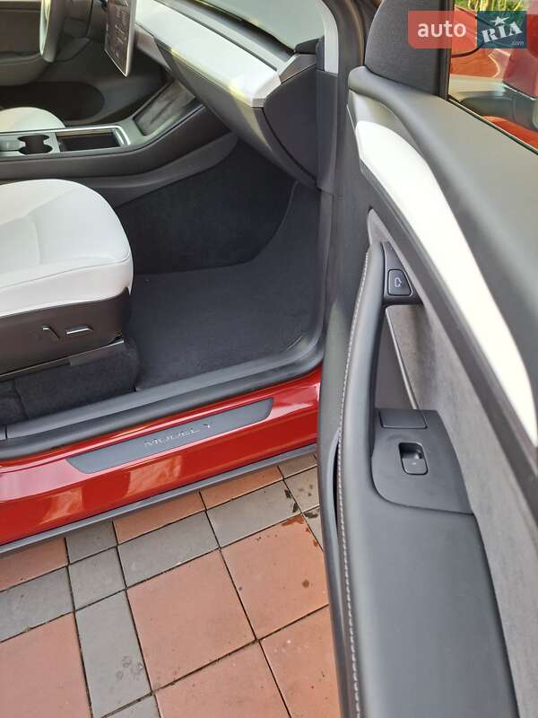 Внедорожник / Кроссовер Tesla Model Y 2023 в Виннице