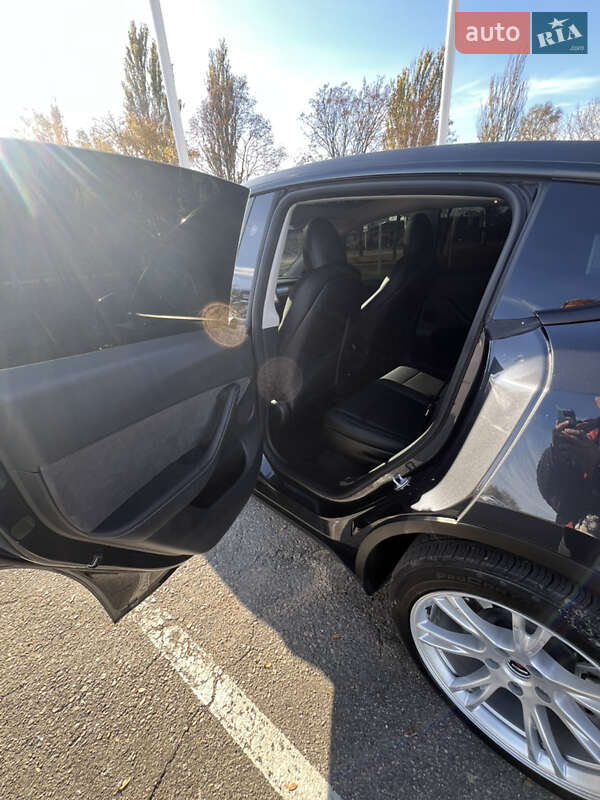 Внедорожник / Кроссовер Tesla Model Y 2024 в Днепре фото 8 Внедорожник / Кроссовер Tesla Model Y 2024 в Днепре