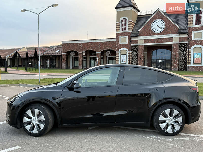 Внедорожник / Кроссовер Tesla Model Y 2023 в Киеве