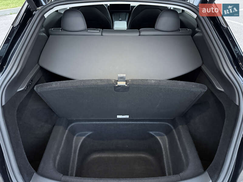 Внедорожник / Кроссовер Tesla Model Y 2023 в Киеве