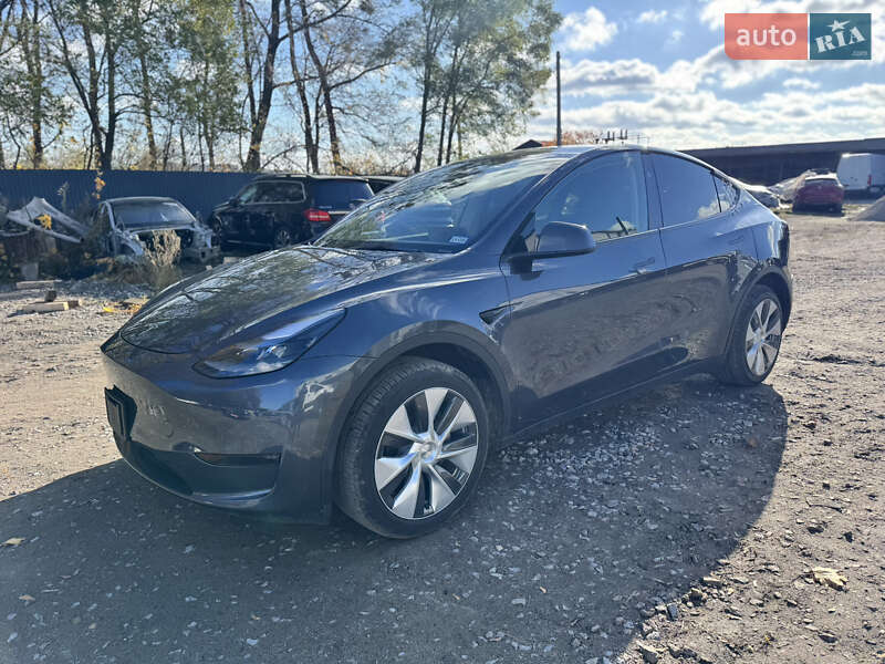 Позашляховик / Кросовер Tesla Model Y 2023 в Рівному фото 4 Позашляховик / Кросовер Tesla Model Y 2023 в Рівному