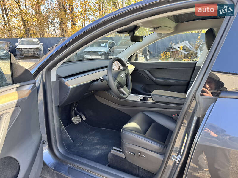 Позашляховик / Кросовер Tesla Model Y 2023 в Рівному фото 19 Позашляховик / Кросовер Tesla Model Y 2023 в Рівному