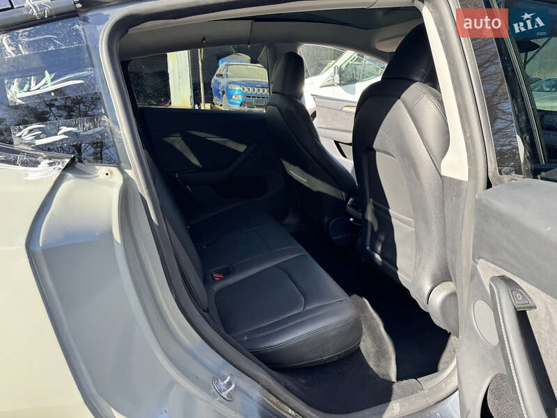 Позашляховик / Кросовер Tesla Model Y 2023 в Рівному фото 29 Позашляховик / Кросовер Tesla Model Y 2023 в Рівному