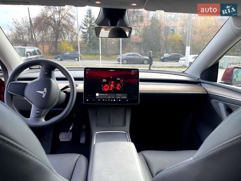 Позашляховик / Кросовер Tesla Model Y 2024 в Харкові фото 11 Позашляховик / Кросовер Tesla Model Y 2024 в Харкові