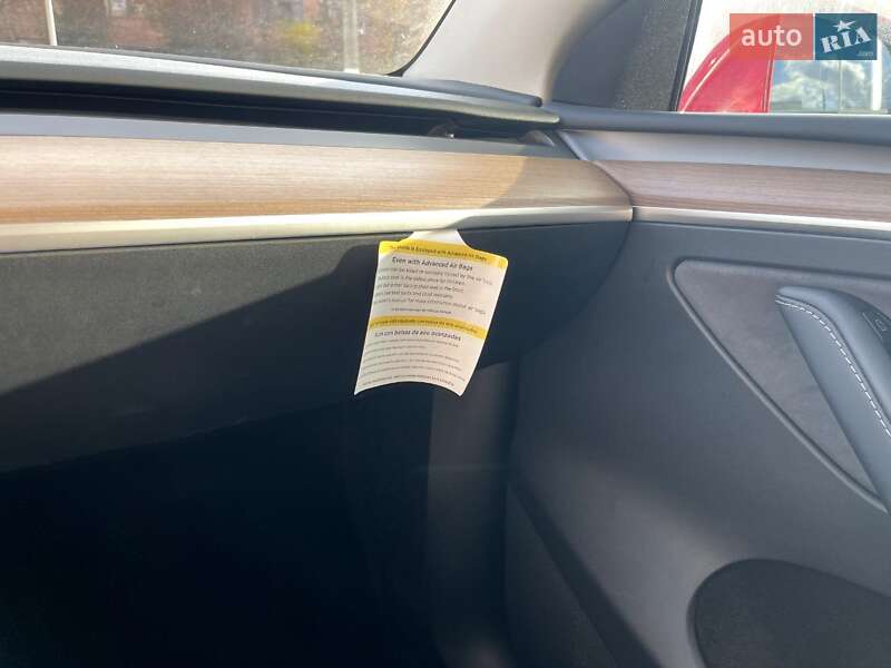 Позашляховик / Кросовер Tesla Model Y 2024 в Харкові фото 12 Позашляховик / Кросовер Tesla Model Y 2024 в Харкові