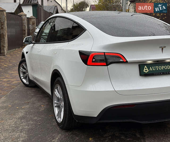 Позашляховик / Кросовер Tesla Model Y 2022 в Києві фото 7 Позашляховик / Кросовер Tesla Model Y 2022 в Києві