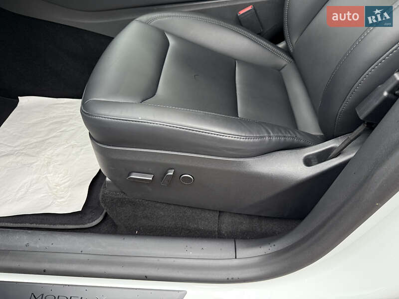 Позашляховик / Кросовер Tesla Model Y 2022 в Києві фото 18 Позашляховик / Кросовер Tesla Model Y 2022 в Києві