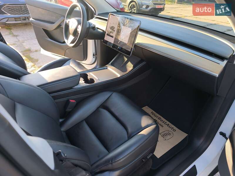 Внедорожник / Кроссовер Tesla Model Y 2021 в Стрые