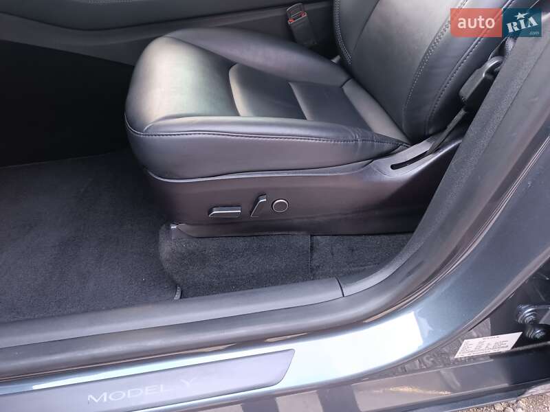 Внедорожник / Кроссовер Tesla Model Y 2023 в Днепре