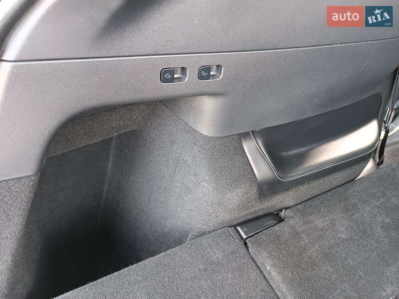 Позашляховик / Кросовер Tesla Model Y 2023 в Дніпрі