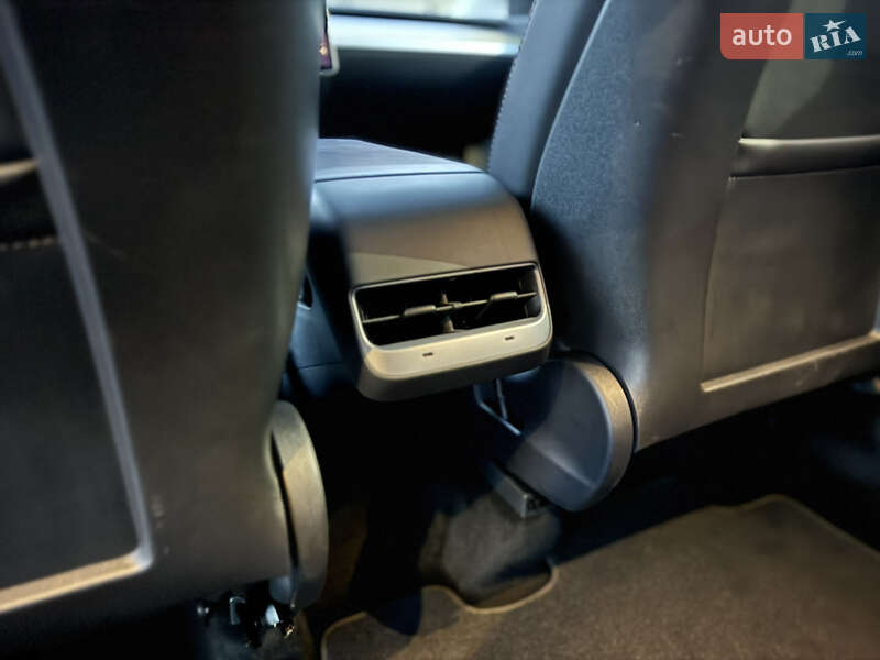 Позашляховик / Кросовер Tesla Model Y 2021 в Луцьку фото 27 Позашляховик / Кросовер Tesla Model Y 2021 в Луцьку