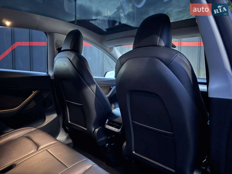 Позашляховик / Кросовер Tesla Model Y 2021 в Луцьку фото 31 Позашляховик / Кросовер Tesla Model Y 2021 в Луцьку