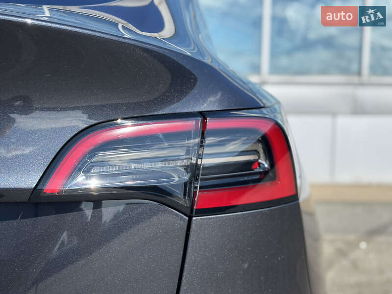 Позашляховик / Кросовер Tesla Model Y 2024 в Києві фото 21 Позашляховик / Кросовер Tesla Model Y 2024 в Києві