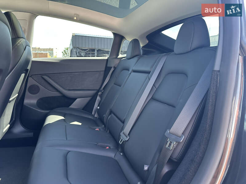 Позашляховик / Кросовер Tesla Model Y 2024 в Києві фото 37 Позашляховик / Кросовер Tesla Model Y 2024 в Києві