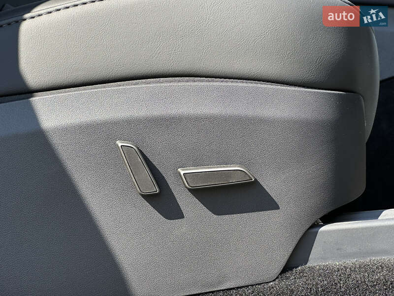 Позашляховик / Кросовер Tesla Model Y 2024 в Києві фото 45 Позашляховик / Кросовер Tesla Model Y 2024 в Києві