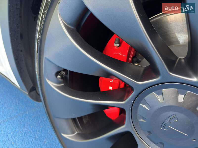 Позашляховик / Кросовер Tesla Model Y 2022 в Києві фото 10 Позашляховик / Кросовер Tesla Model Y 2022 в Києві