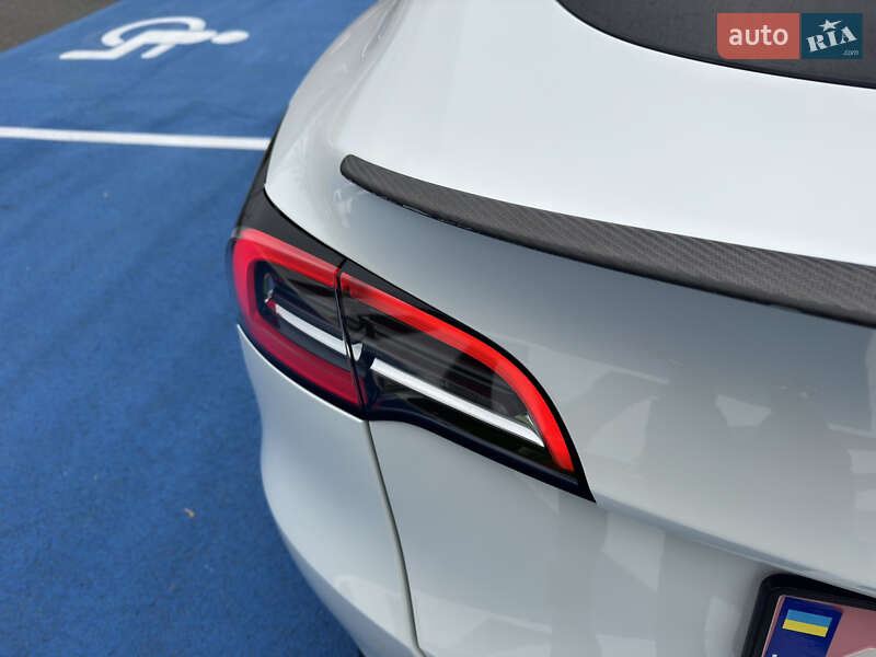 Позашляховик / Кросовер Tesla Model Y 2022 в Києві фото 30 Позашляховик / Кросовер Tesla Model Y 2022 в Києві