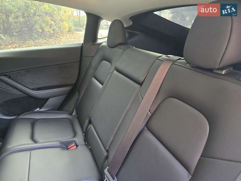 Позашляховик / Кросовер Tesla Model Y 2023 в Львові