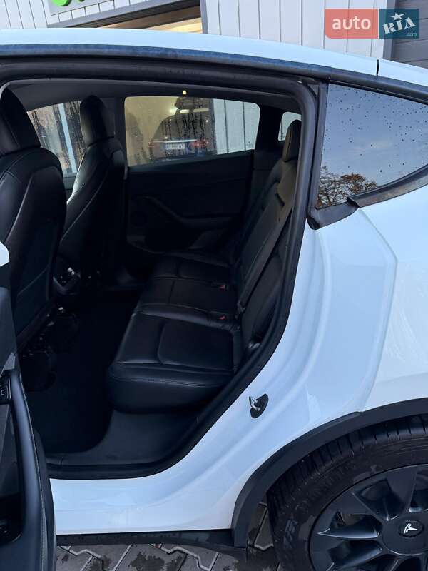 Внедорожник / Кроссовер Tesla Model Y 2020 в Владимире