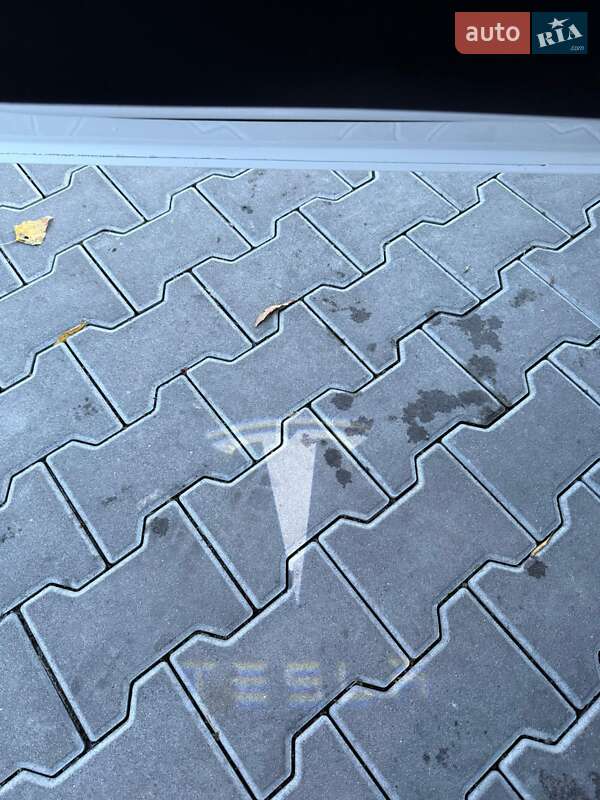 Внедорожник / Кроссовер Tesla Model Y 2020 в Владимире