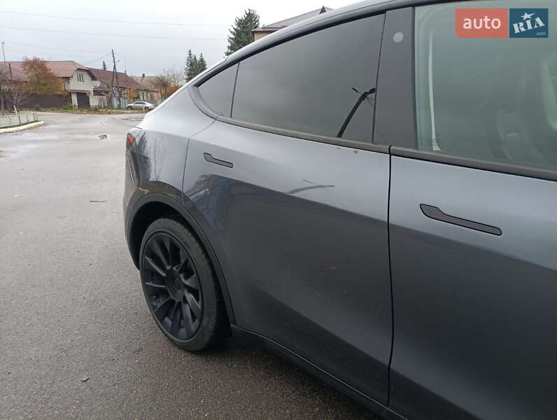 Позашляховик / Кросовер Tesla Model Y 2022 в Харкові фото 9 Позашляховик / Кросовер Tesla Model Y 2022 в Харкові