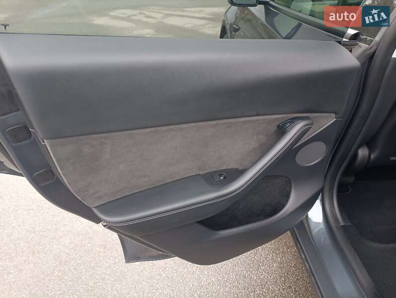 Позашляховик / Кросовер Tesla Model Y 2022 в Харкові фото 15 Позашляховик / Кросовер Tesla Model Y 2022 в Харкові