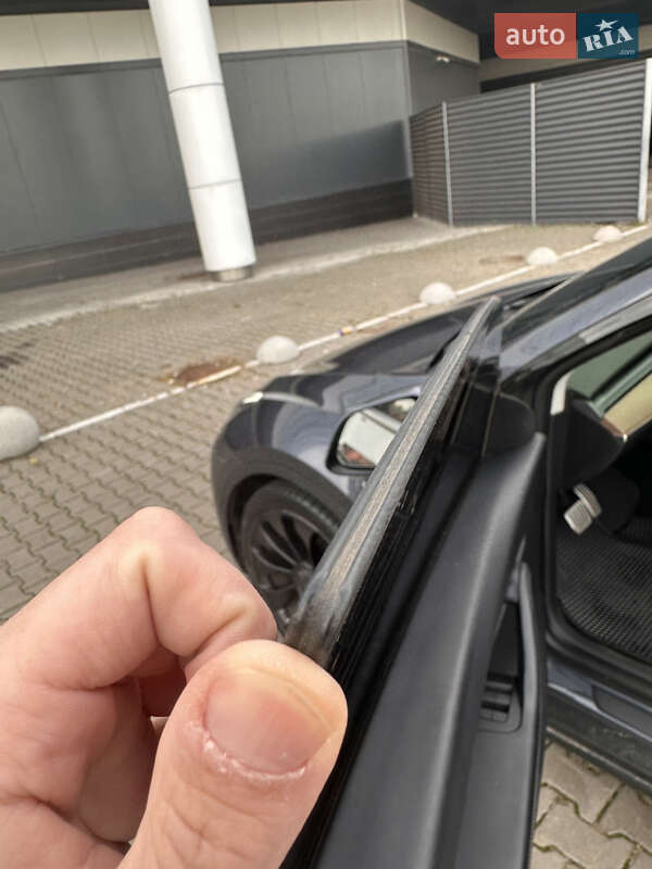 Позашляховик / Кросовер Tesla Model Y 2022 в Києві фото 19 Позашляховик / Кросовер Tesla Model Y 2022 в Києві