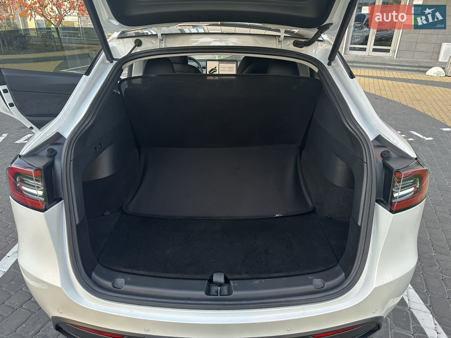 2022 Tesla Model Y - мініатюра 17