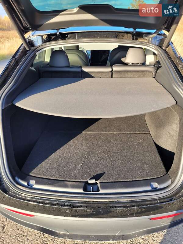 Внедорожник / Кроссовер Tesla Model Y 2023 в Львове