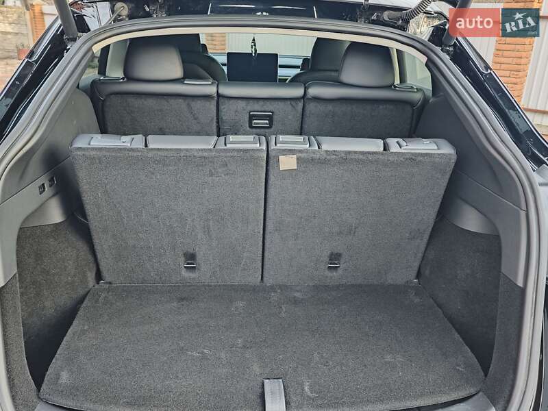 Позашляховик / Кросовер Tesla Model Y 2024 в Києві фото 9 Позашляховик / Кросовер Tesla Model Y 2024 в Києві