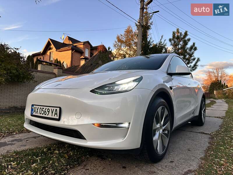 Внедорожник / Кроссовер Tesla Model Y 2020 в Киеве