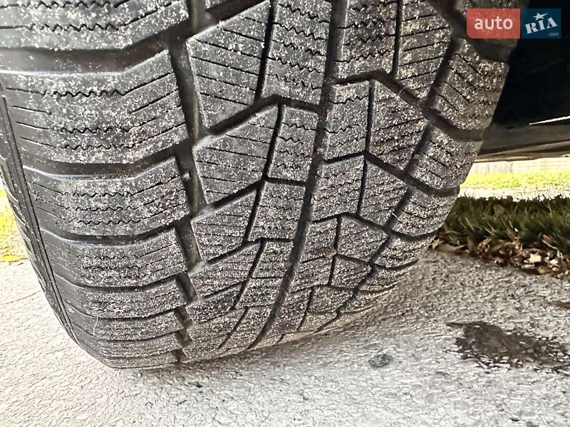 Внедорожник / Кроссовер Tesla Model Y 2020 в Киеве