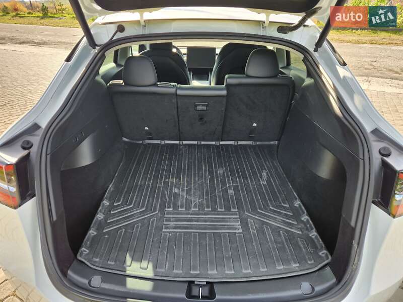 Позашляховик / Кросовер Tesla Model Y 2021 в Львові